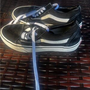 Vans Kids Black & White Low-Top Skate Sneakers